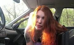 Вывез в лес рыжую давалку и выебал ее в машине