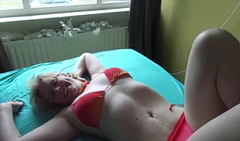 После купания на океане, мы закрылись в номере и трахнулись