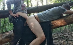 Баба отымела мужика в жопу за то, что он ее опята срезал