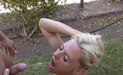 Приняла золотой дождь, затем отсосала