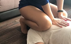 Издевательства над парнем. Тычет мохнаткой в рот