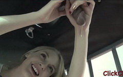 На массаже клиента связали и надрочили