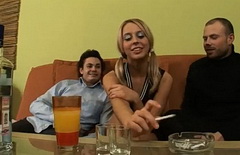 Парни набухали русскую студентку в ЩИ и отымели в ЖОПУ!