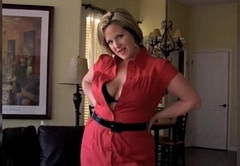 Мамаша прибухнула вина и упала на ХУЙ молодого любовника