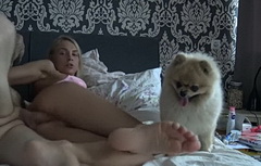 Песик подсматривает как ебут НЕНАСЫТНУЮ хозяйку