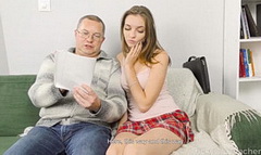 Тупая студентка делая вид, что понимает ПРОФЕССОРА, тупо его клеила