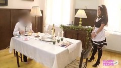 Горничная на анальном поводке