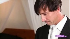 Охранник вылизал и выебал русскую милфу