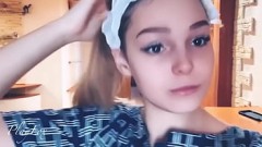 Распутная студентка отсосала другу пока он парился