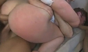 Сексвайф и пятеро самцов