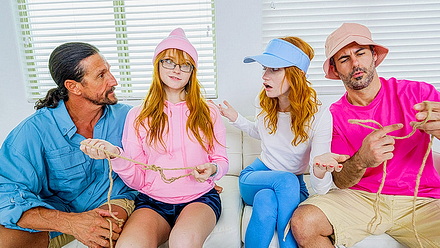 Увидев подросшие сисечки ПАДЧЕРИЦ, отчимы решили обменяться ими для ебли